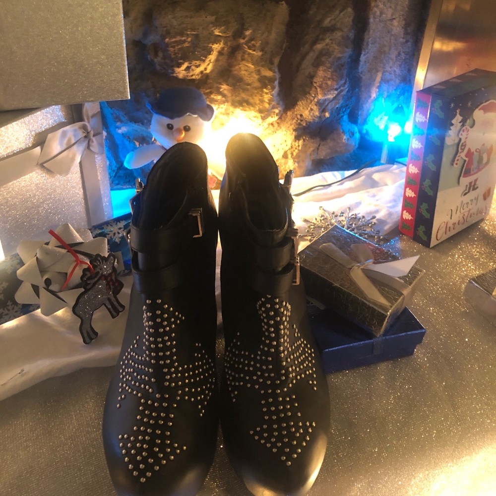 Nice 10 size boots .